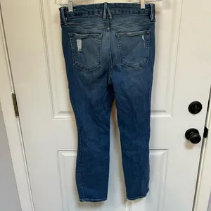 Good American | Good Legs Crop‎ Distressed Denim Jeans in size 8 / 29 stretchy thumbnail 6