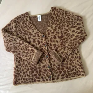 ASOS Collusion Fluffy Leopard Print V-neck Cardigan - S thumbnail 2
