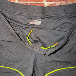 Pre-Owned Under Armour Gray Heatgear Semi-Fitted Running Swim Shorts Size L Gym thumbnail 4