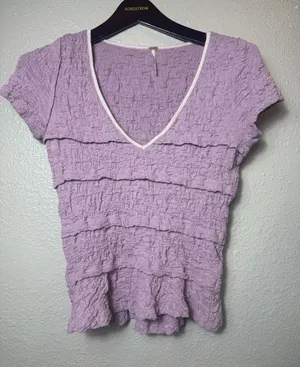 Free People Lavender Textured V-Neck Short Sleeve‎ Top Size Small thumbnail 1