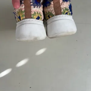 FREE PEOPLE- Catch Me If You Can Crochet Sneakers Multi Color Size 7 thumbnail 6