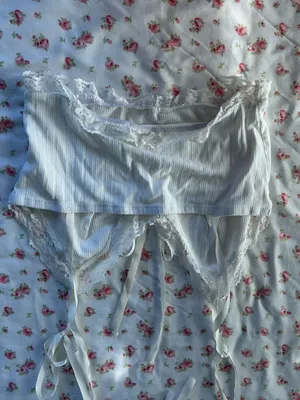 White Lace thumbnail 3