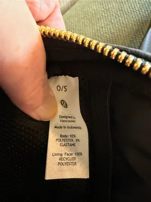 Lululemon Quilted Velour Camera Bag 2L Black Gold Fanny Pack Waist Bag thumbnail 8