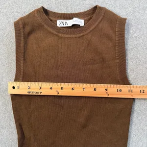 ZARA Women's Small Brown Knit Sweater Vest Top Sleeveless Crew Neck Cropped thumbnail 4