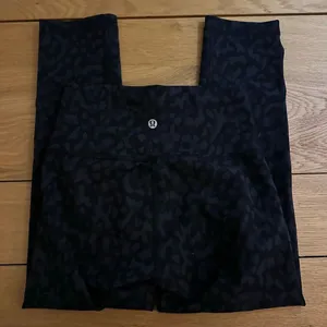 Lululemon align animal print pants 25” size 4 thumbnail 6
