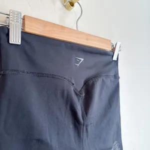Gymshark | Compression Reflective High Waisted Cycling Biker Shorts‎ in Black thumbnail 5