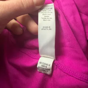 Athleta Hot Pink Long Sleeve Running Shirt Laser Cut Back Size Large. thumbnail 5
