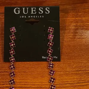 Guess Earrings thumbnail 3