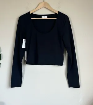 NWT Aritzia Babaton Contour Scoop neck Long Sleeve Top thumbnail 1