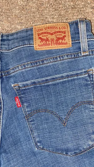 Levi's 711 Skinny Ankle Jeans thumbnail 4