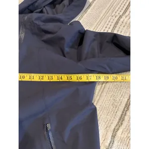 Lululemon women's navy blue lightweight hooded windbreaker jacket 6 thumbnail 5