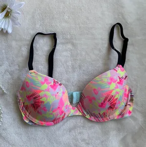 Victoria's Secret VS Pink Wear Everywhere Demi Bra Sz 32B thumbnail 2