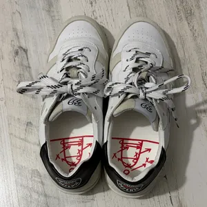 33.9 The Original White and Black Women's Sneakers thumbnail 5