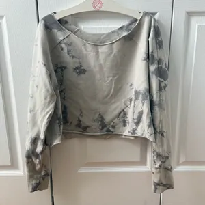Lululemon LA Pullover Crew in Gray Tie Dye thumbnail 2