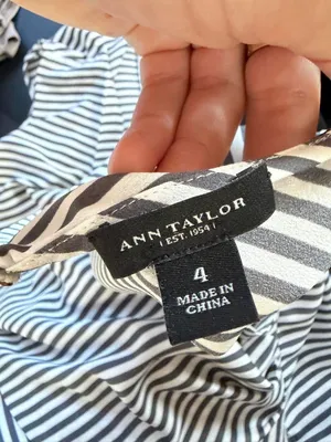 Ann Taylor white & black striped wrap tank top blouse Size 4 #officesiren #classy #workwear thumbnail 5