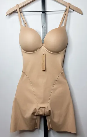 NWT Skims Ultimate Body Push-Up Butt Enhancing Padded Mid Thigh Bodysuit thumbnail 1