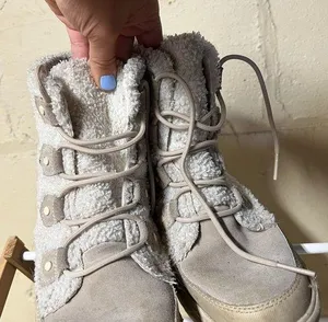 Sorel for sale,absolutely love these! have them in many colors, wear all day thumbnail 1