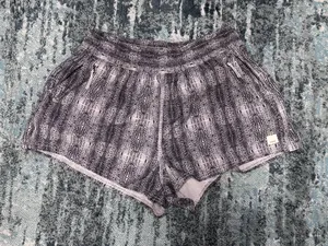 Vuori Dash Shorts Medium Dune Snake thumbnail 2