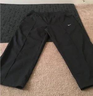 Nike Women's Black Athletic Capri Pants Pockets Size Medium thumbnail 1