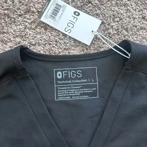 Figs black scrub top thumbnail 2