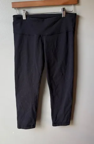 Lululemon Black Cropped Leggings – Women’s Medium thumbnail 1