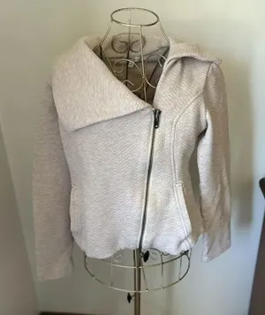 CAbi Moto Jacket Asymmetric Zip Quilted Collar Size S Style 913 thumbnail 1