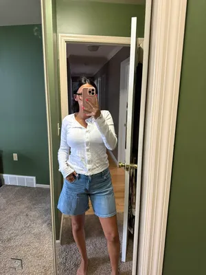 American Eagle Low-Rise Baggy Shorts thumbnail 6
