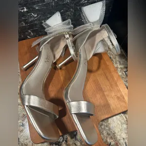 Deltan Abbie Bow Heels Size 8.5 Wedding Prom Champagne Sandals Tulle Rhinestone thumbnail 7