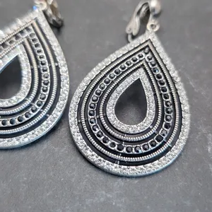 Vintage Clip On Earrings Extra Large Silver Tone Dangle Drop Black & Clear Gems thumbnail 5