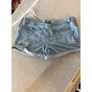 Isabel by Ingrid & Isabel Maternity Bundle Size 14 Wide Leg Pant and Denim Short thumbnail 4