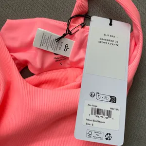 Alo Slit Bra Neon Bubblegum S thumbnail 4