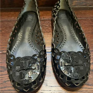 Tory Burch Black Cutout Flats in size 6 thumbnail 1