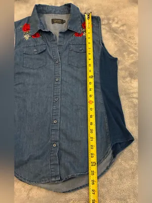 Women’s Cavalini Denim Sleeveless Button-Down Shirt - Red Rose Embroidery Size M thumbnail 8