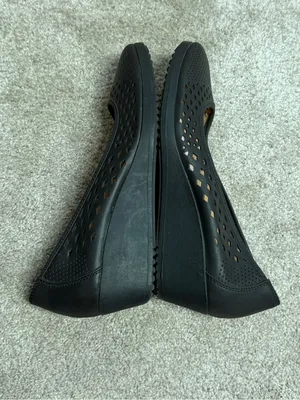 Naturalizer Women’s Brina Laser-Cut Wedges Pump Shoes in Black 9M thumbnail 6