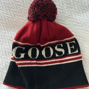 Canada Goose Beanie thumbnail 2