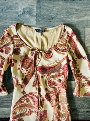 Vintage City Triangles Cream Dress with Red Paisley Accents thumbnail 5