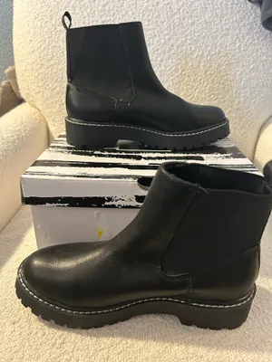 DV by Dolce Vita NIB Boot size 6 thumbnail 1