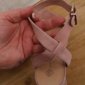 Antonio Melani‎ Suede Platform Sandals Womens Size 7 Pink Leather Ankle Strap thumbnail 10