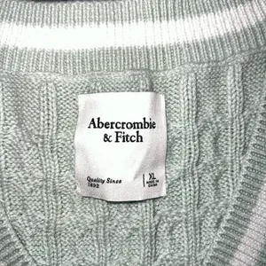 Abercrombie Cable V-Neck Sweater Vest Size XL thumbnail 8