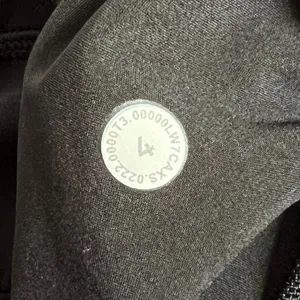 Lululemon Softstreme 4" Shorts Womens 4 Black High Rise Drawstring Pockets thumbnail 7