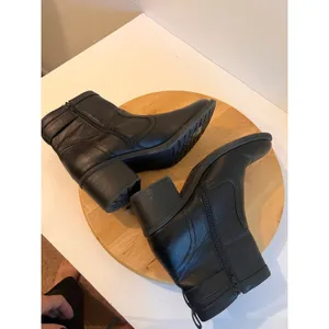 Guess Black Leather Stitched Zip Up Ankle Bootie Size 10 thumbnail 2
