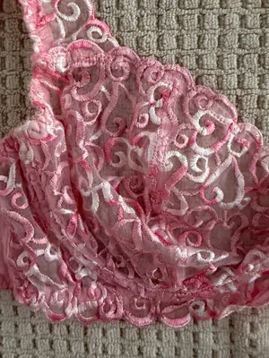 Victoria’s Secret pink lace heart Bra 36B thumbnail 2