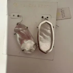 Kendra Scott Esme Ivory Mother of Pearl Dangly Earrings Silver Frame NEW thumbnail 6