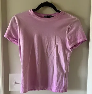 Good American Medium Washed Purple Tee Shirt thumbnail 1
