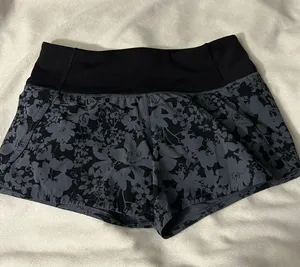 Lululemon Shorts thumbnail 1