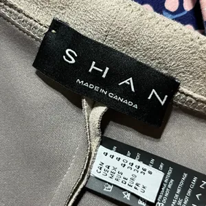 Shan Women's Vegan Suede Bike Shorts Sahara Tan Size 4 Made in Canada‎ thumbnail 4