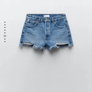 ZARA High-Rise Split Shorts in Blue Denim thumbnail 3