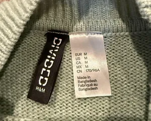 H&M Sweater thumbnail 2