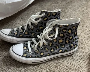 Size 8 thumbnail 1