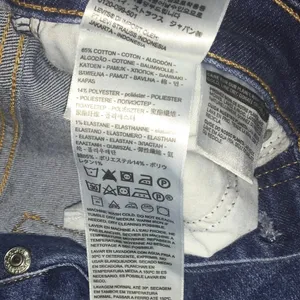 Levi’s Women's Size 26 Wedgie Straight Button Fly Jeans Blue Denim Pants thumbnail 6
